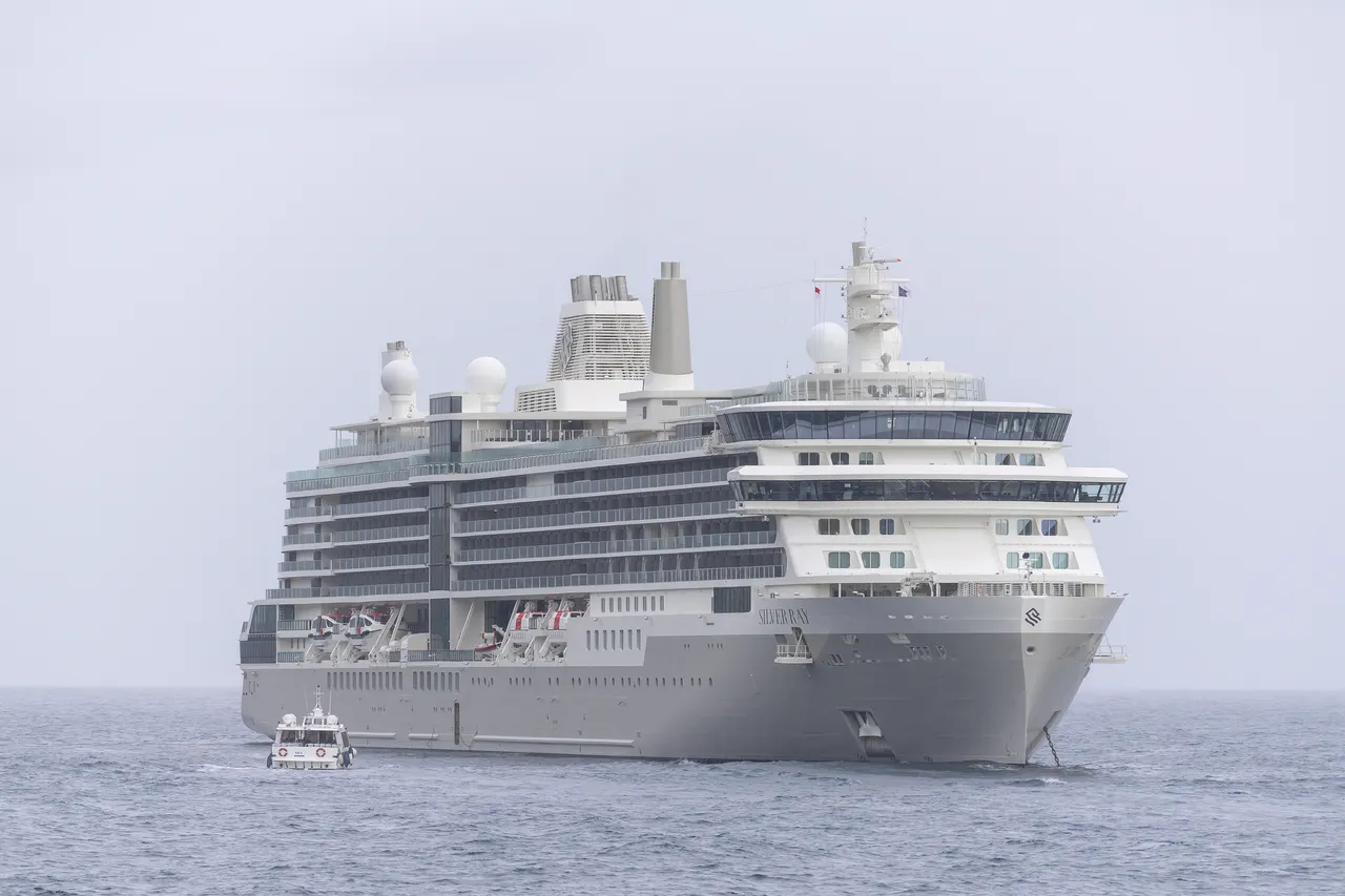 Silver Ray cruise ship