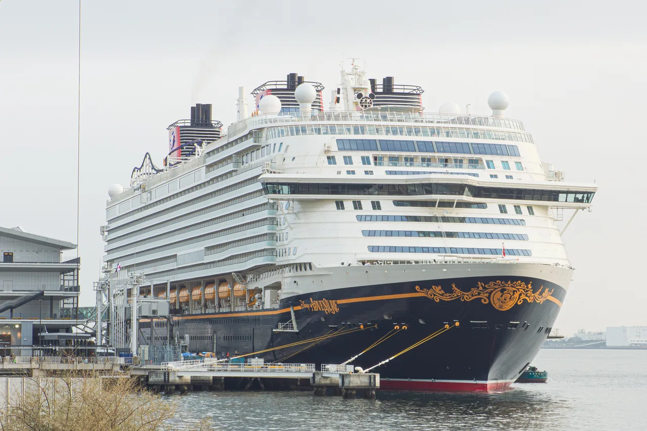 Disney Adventure cruise ship