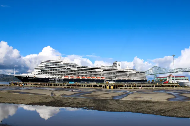 Koningsdam cruise ship