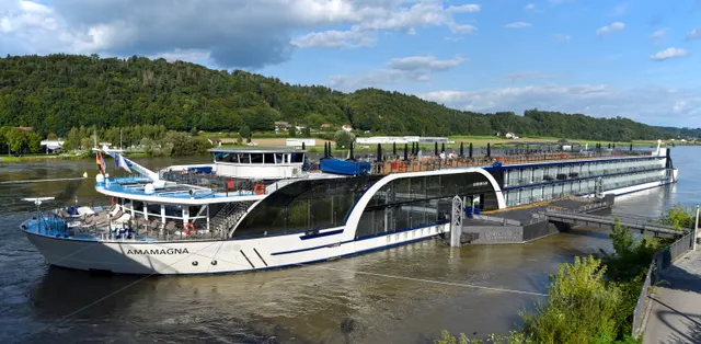 AmaMagna cruise ship