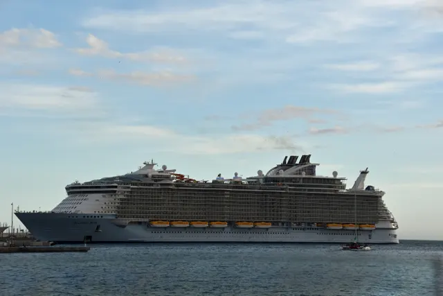 Allure of the Seas cruise ship