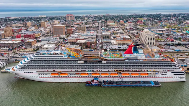 Carnival Breeze cruise ship