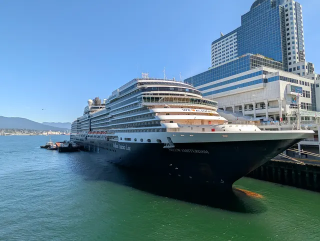 Nieuw Amsterdam cruise ship