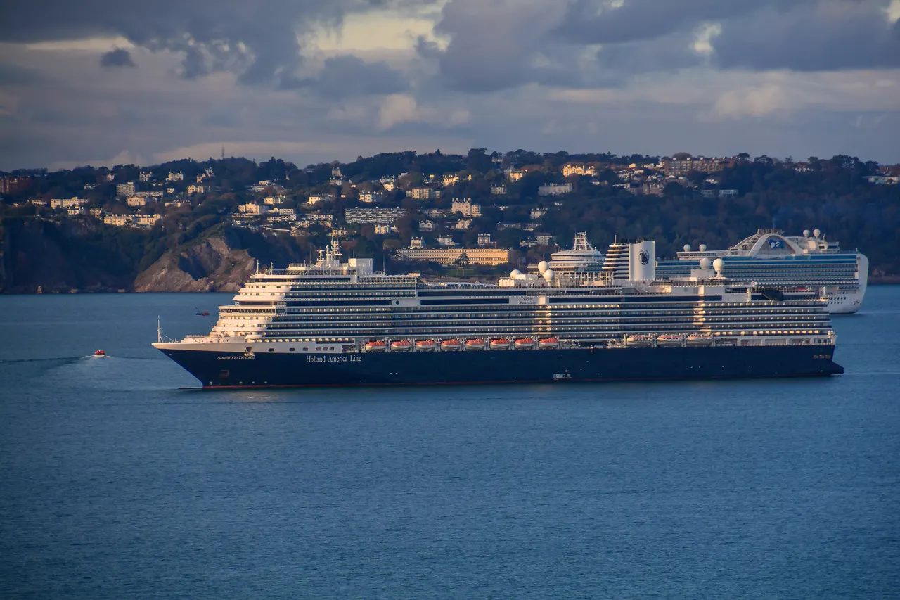 Nieuw Statendam cruise ship