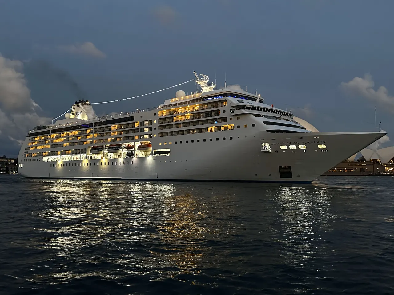 Seven Seas Mariner cruise ship