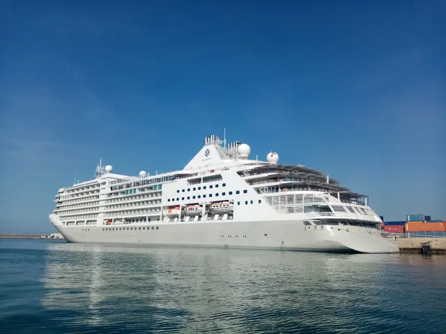 Silver Dawn cruise ship