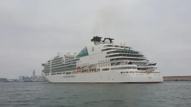 Seabourn Ovation cruise ship